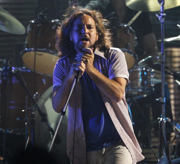 eddie-vedder-of-pearl-jam-performs-at-the-taping-of-the-third-annual-vh1-rock-honors-the-who-concert-in-los-angeles-5