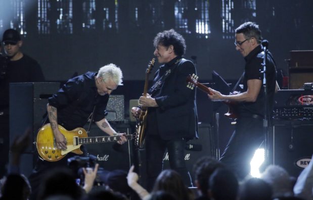 32nd-annual-rock-roll-hall-of-fame-induction-ceremony-show-8