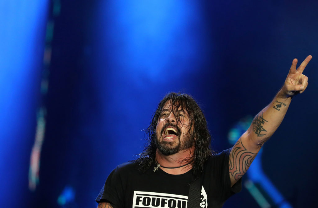 dave-grohl-of-foo-fighters-band-performs-during-the-rock-in-rio-music-festival-in-rio-de-janeiro-4