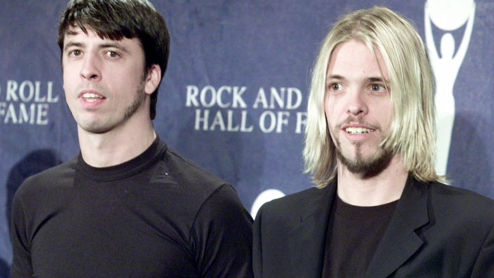 file-photo-the-foo-fighters-pose-at-the-rock-and-roll-hall-of-fame-induction-ceremony-in-new-york-7
