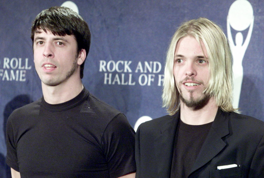 file-photo-the-foo-fighters-pose-at-the-rock-and-roll-hall-of-fame-induction-ceremony-in-new-york-7