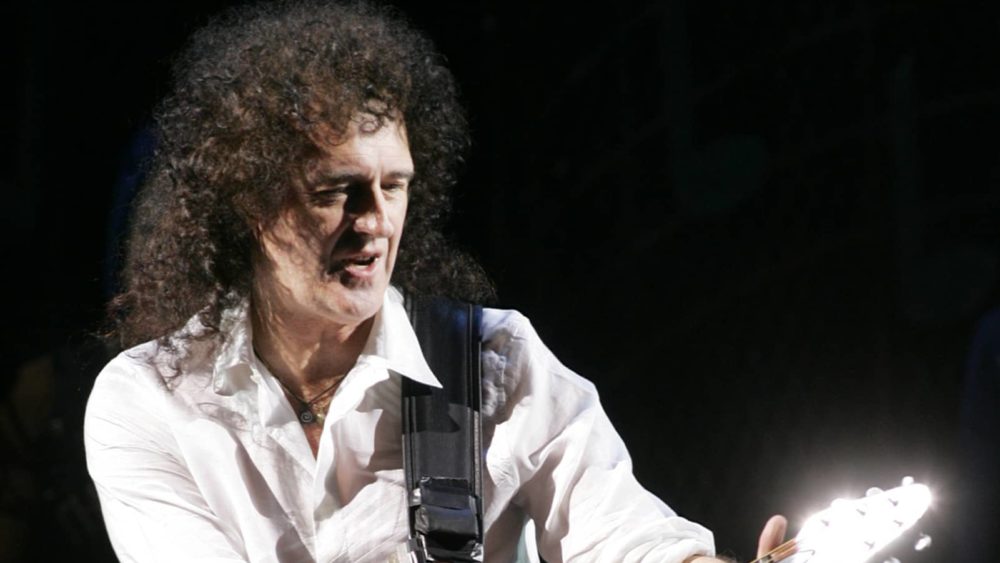legendary-queen-guitarist-brian-may-makes-a-special-appearance-at-the-we-will-rock-you-musical-in-las-7