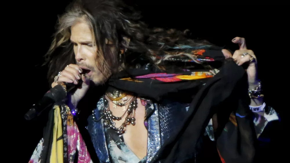 singer-tyler-of-aerosmith-performs-during-concert-to-celebrate-city-day-in-central-moscow