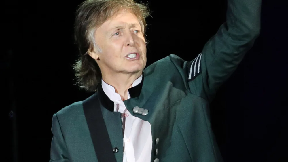 paul-mccartney-performs-during-the-one-on-one-tour-concert-in-porto-alegre-19