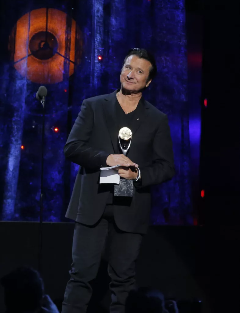 32nd-annual-rock-roll-hall-of-fame-induction-ceremony-show-12