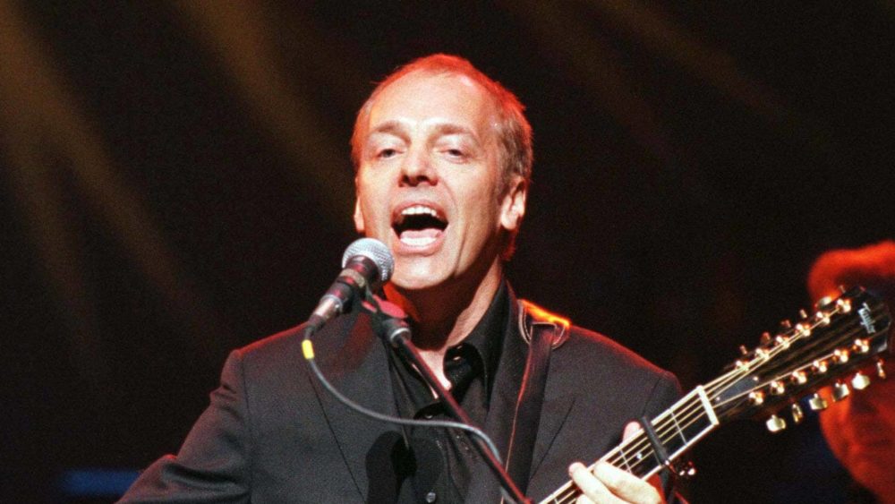 rock-legend-peter-frampton-plays-guitar-and-sings-at-a-preview-concert-of-the-british-rock-symphony-3