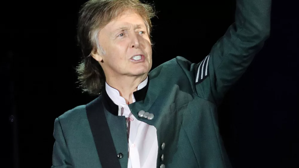 paul-mccartney-performs-during-the-one-on-one-tour-concert-in-porto-alegre-20