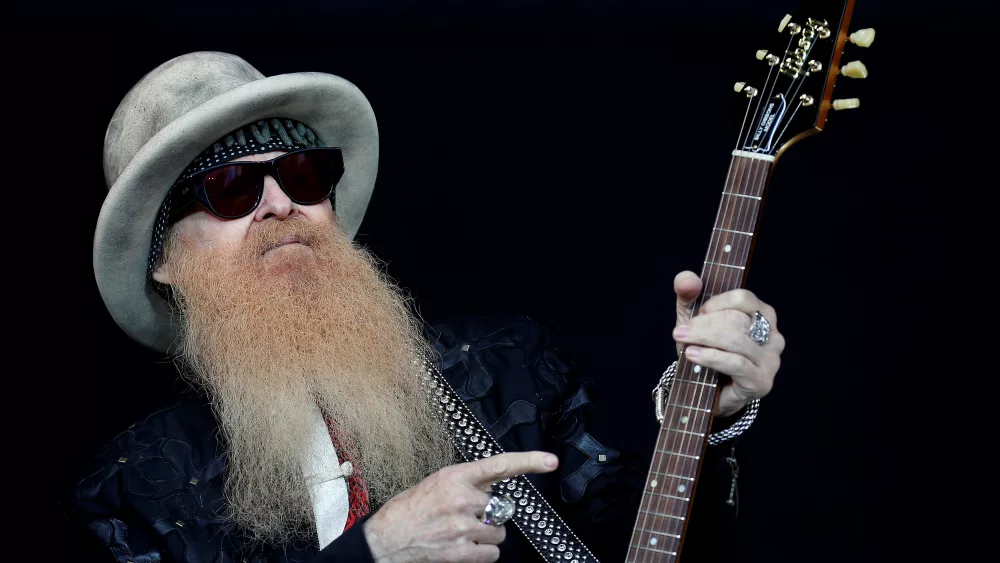 gibbons-of-zz-top-perform-on-the-pyramid-stage-at-worthy-farm-in-somerset-during-the-glastonbury-festival-9