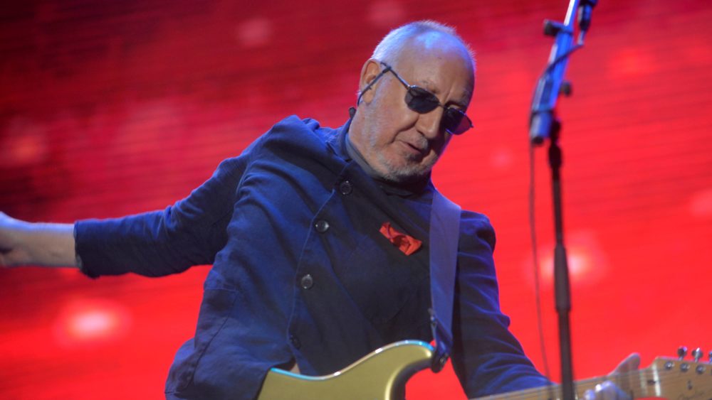 guitarist-pete-townshend-of-british-rock-band-the-who-performs-at-the-azkena-rock-festival-in-vitoria-5