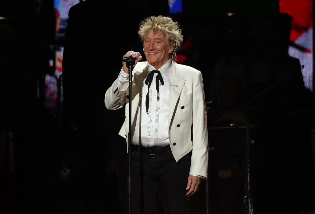 the-brit-awards-at-the-o2-arena-in-london-7