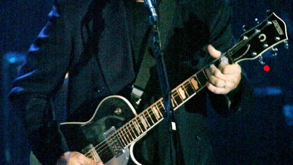 joe-walsh-of-the-eagles-performs-at-the-hard-rock-joint-in-las-vegas-4