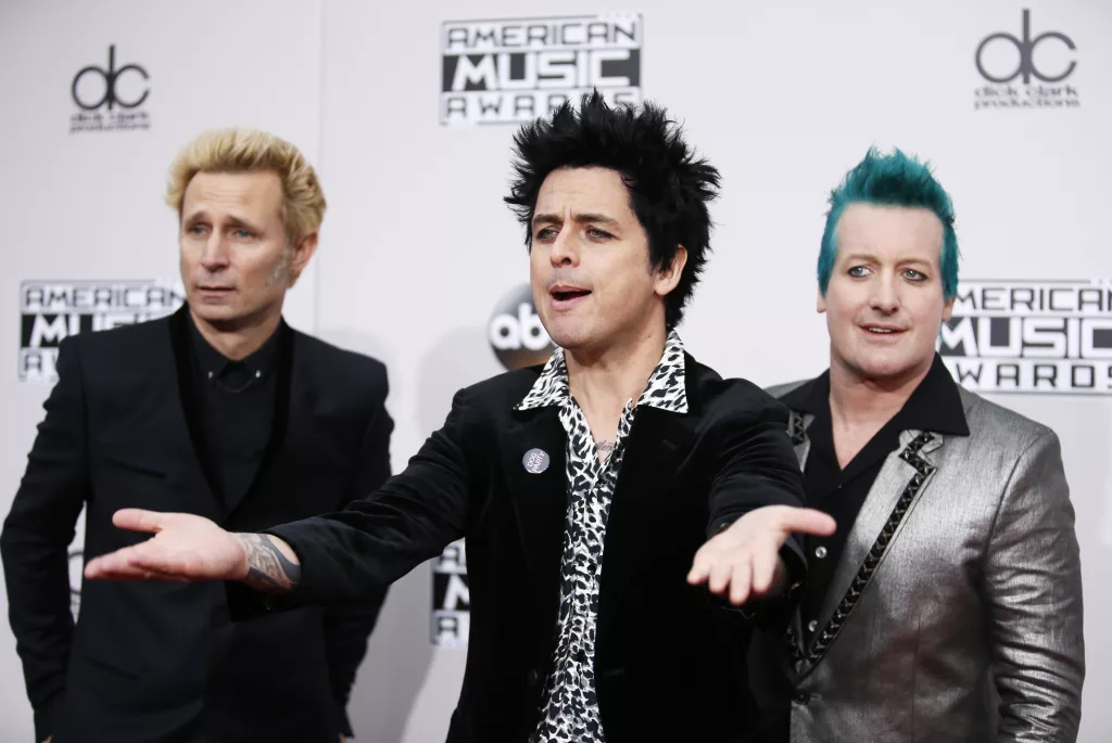 green-day-arrives-at-the-2016-american-music-awards-in-los-angeles-2