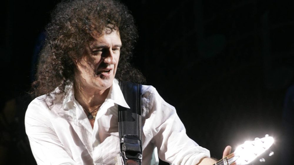 legendary-queen-guitarist-brian-may-makes-a-special-appearance-at-the-we-will-rock-you-musical-in-las-10