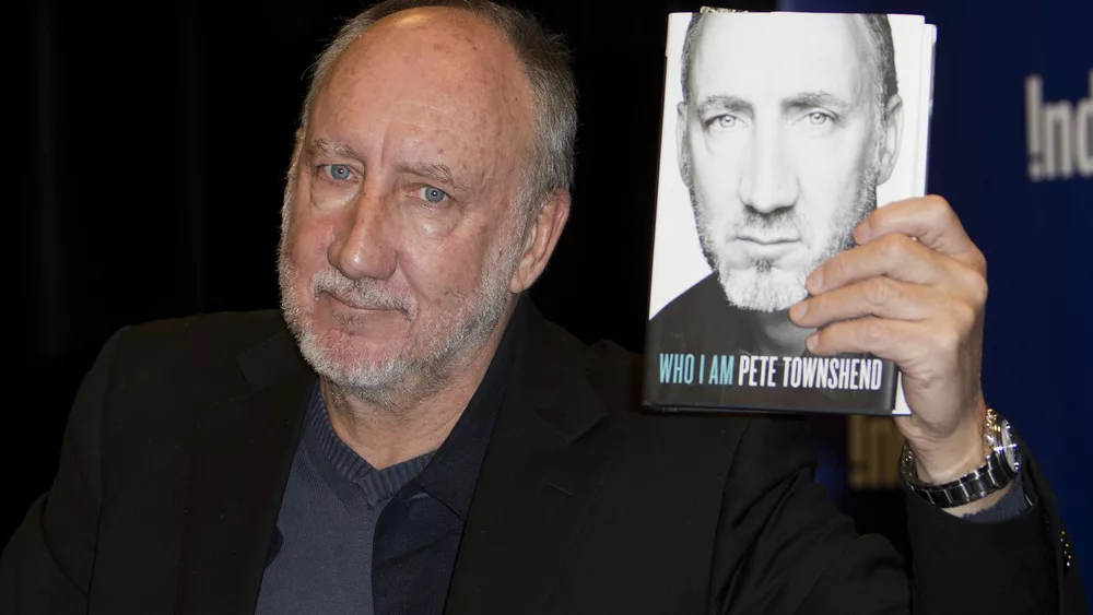 pete-townshend-exclusive-interview-with-alan-cross-and-who-i-am-book-signing-at-indigo-manulife-centre-in-toronto-on-novembrer-22-2012