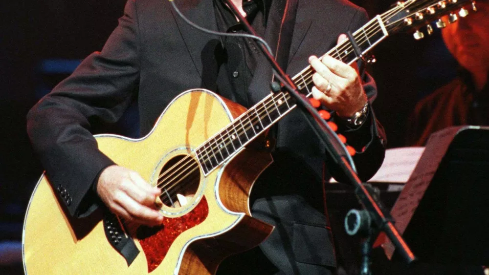 rock-legend-peter-frampton-plays-guitar-and-sings-at-a-preview-concert-of-the-british-rock-symphony-5