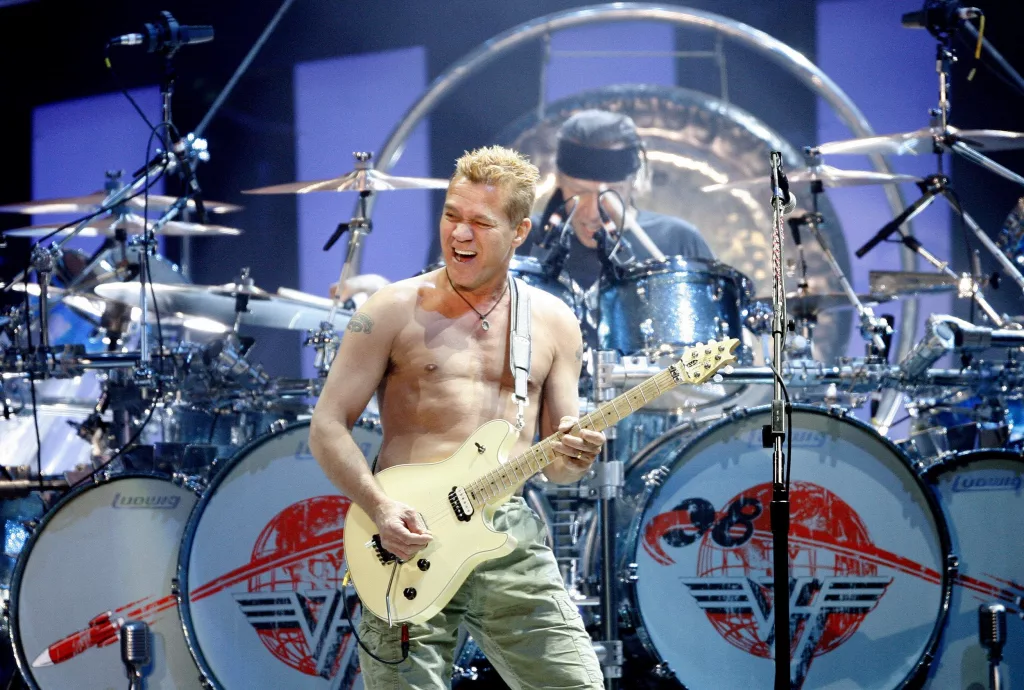 eddie-van-halen-of-van-halen-performs-at-tiger-jam-xi-in-las-vegas-12