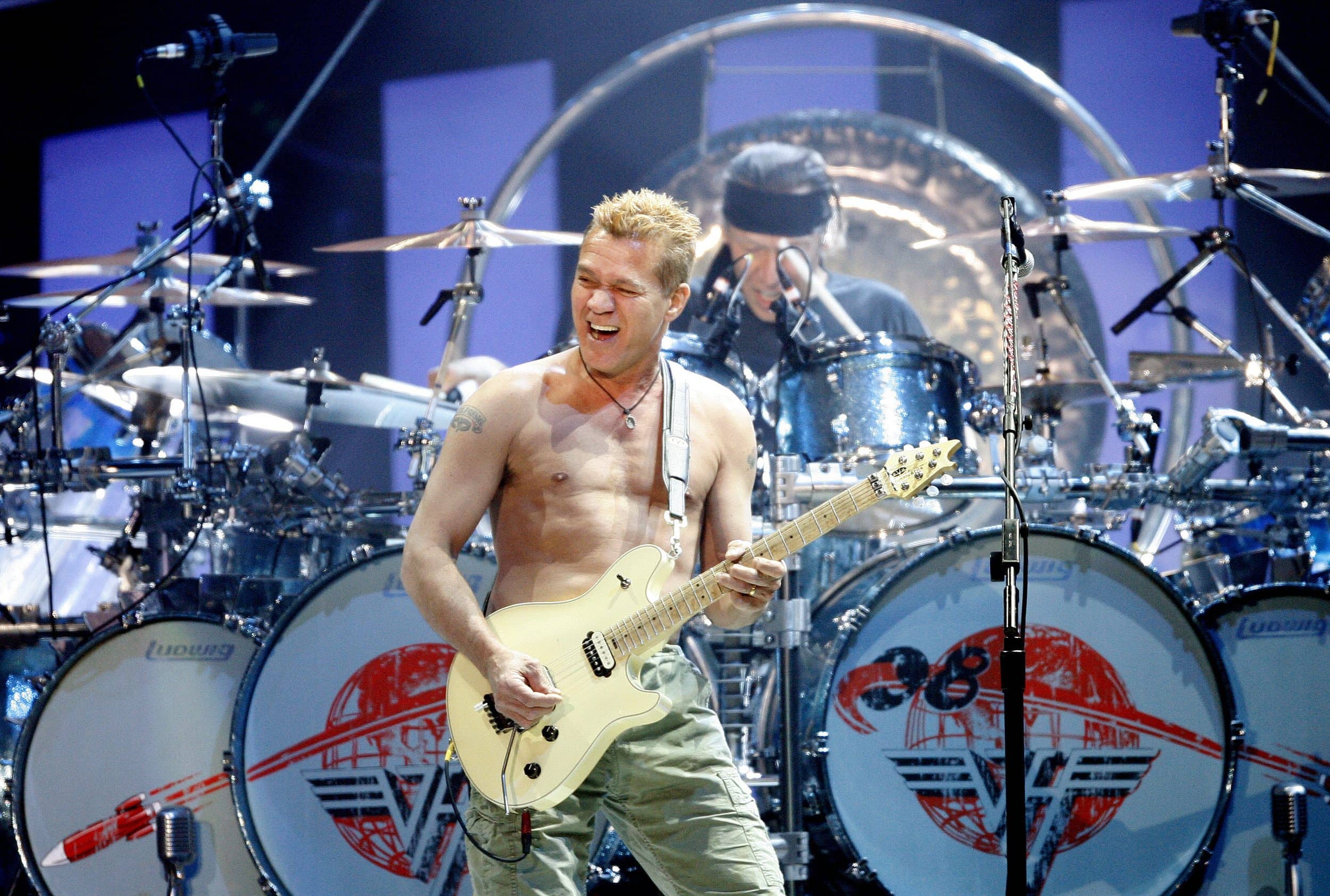 eddie-van-halen-of-van-halen-performs-at-tiger-jam-xi-in-las-vegas-12