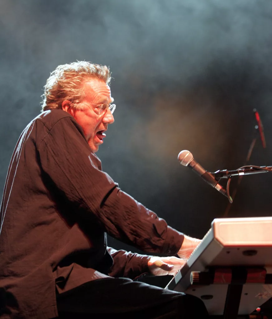 manzarek-of-the-doors-of-the-21st-century-performs-in-brazil-4