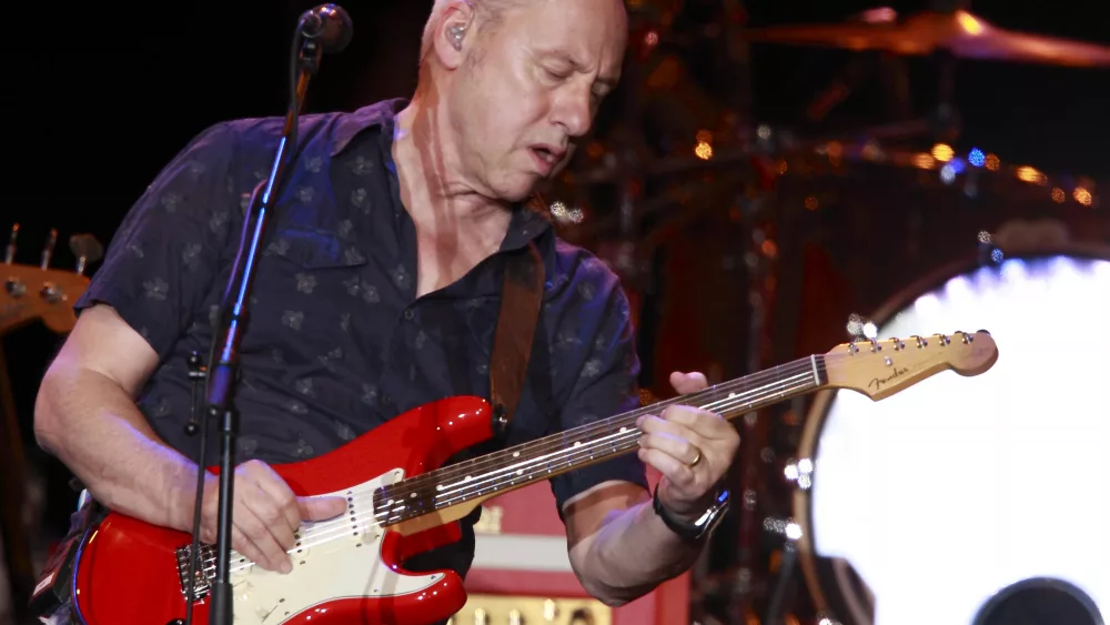 british-guitarist-mark-knopfler-performs-during-the-44th-montreux-jazz-festival-in-montreux-5