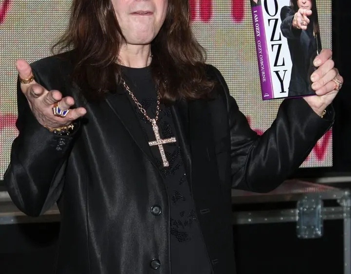ozzy-osbourne-i-am-ozzy-book-signing-at-hmv-in-london-on-october-2-2009-3