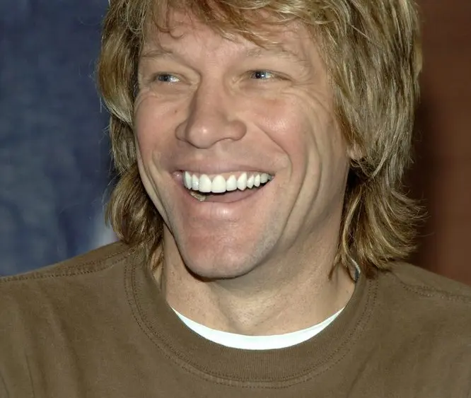 jon-bon-jovi-attends-a-press-conference-to-kick-off-the-20th-season-of-the-alf-at-the-espn-zone