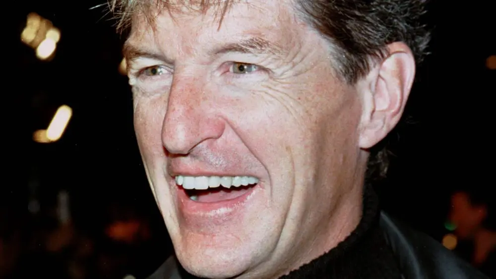 kevin-cronin-lead-vocalist-of-the-rock-group-reo-speedwagon-arrives-as-a-guest-for-the-premiere-of-9