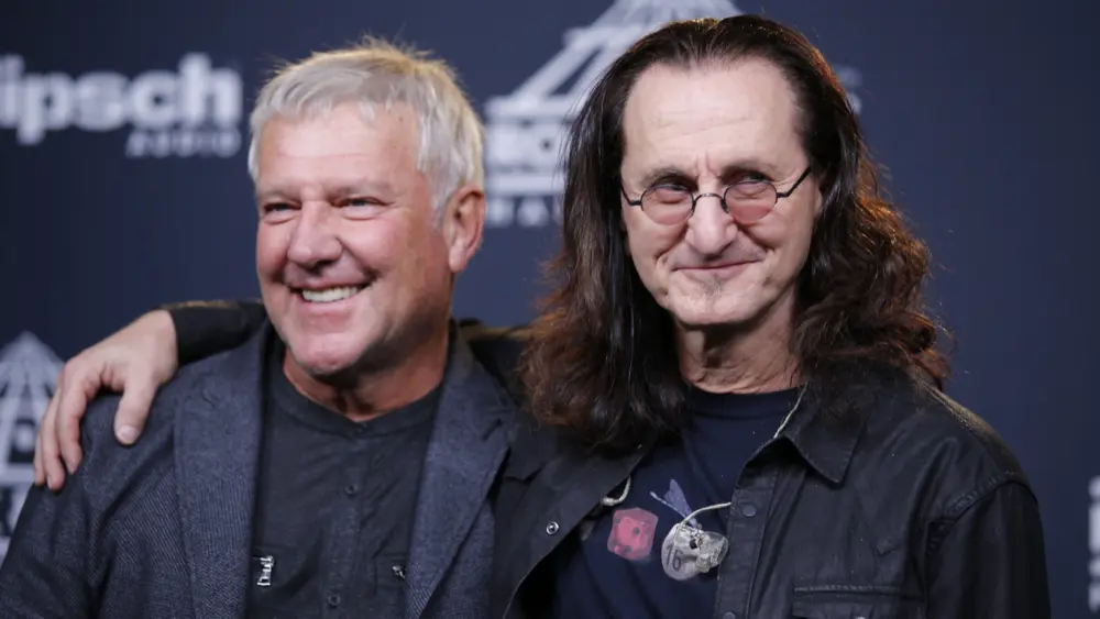 32nd-annual-rock-roll-hall-of-fame-induction-ceremony-photo-room-2