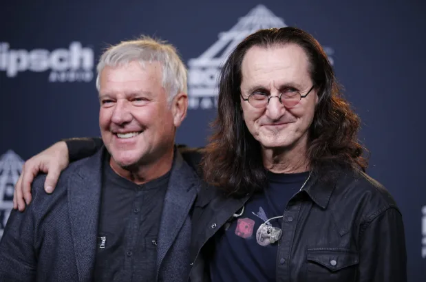 32nd-annual-rock-roll-hall-of-fame-induction-ceremony-photo-room-2