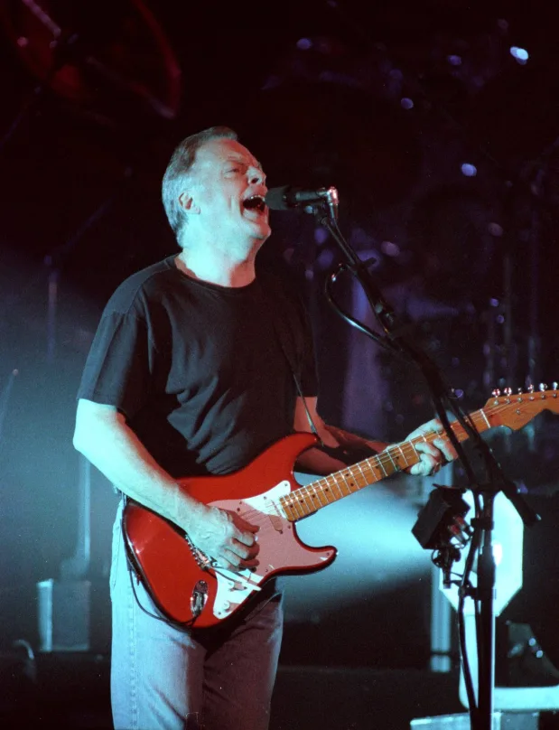 lead-singer-pink-floyd-gilmour-plays-at-earls-court-in-london-13
