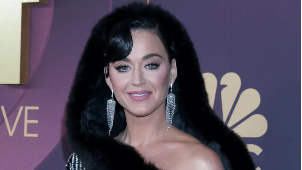 Katy Perry announces 'CATalog Collector's Edition Boxset' WWRX