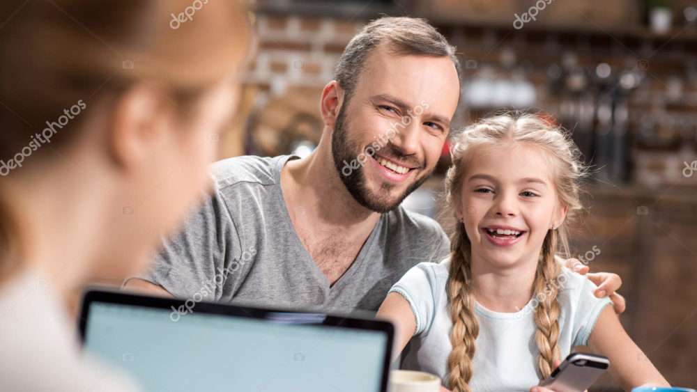 depositphotos_136999460-stock-photo-father-and-daughter-laughing