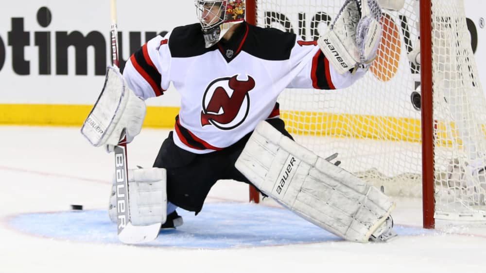 New Jersey Devils goalie Vitek Vanecek signs 3-year, $10.2M extension