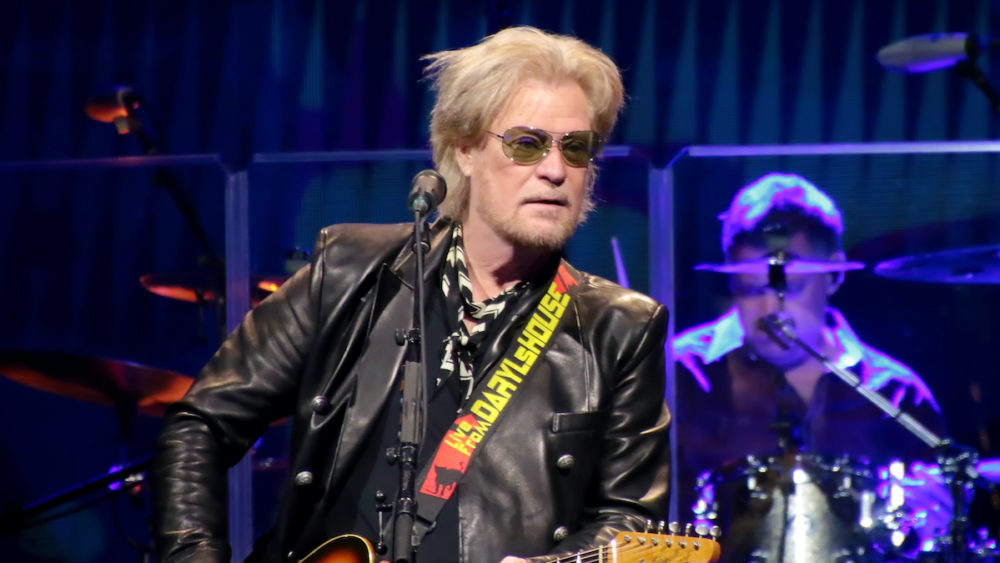 hall-oates-in-concert