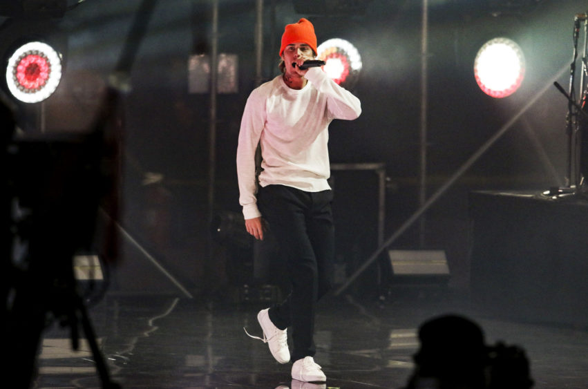 justin-bieber-2021-triller-fight-club-night-performance-billboard-1548-1620328882