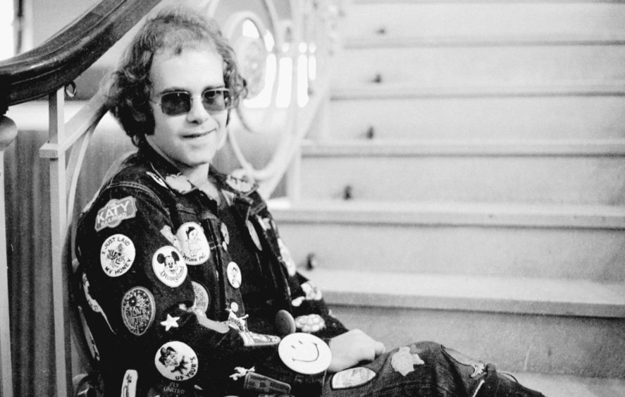 elton-john-1971-1392x884