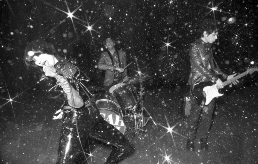 yeahyeahyeahs-1392x884