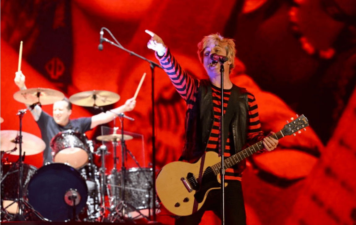 screenshot-2023-10-23-at-11-55-23-green-day-debut-new-song-look-ma-no-brains-at-when-we-were-young-watch