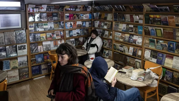 news_bookstorejerusalem_3625431444