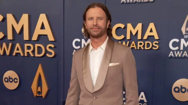 m_dierksbentleycmas2024carpet820545