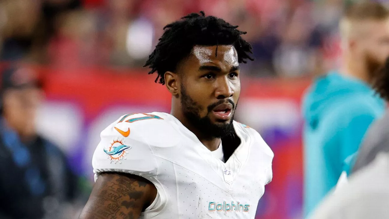 Dolphins' Waddle in concussion protocol after hit