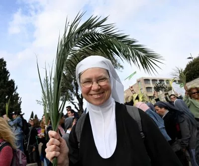 christians-express-support-for-gaza-in-traditional-palm-sunday-procession-in-east-jerusalem-2