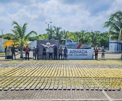 colombian-navy-teams-with-us-partners-to-seize-3-tons-of-cocaine-after-water-air-chase