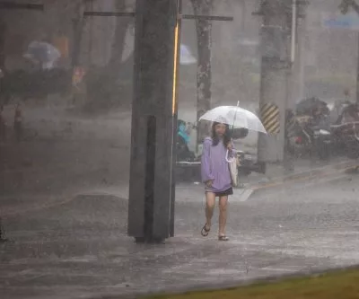 authorities-evacatuate-more-than-400000-as-typhoon-bebinca-shuts-down-shanghai-2