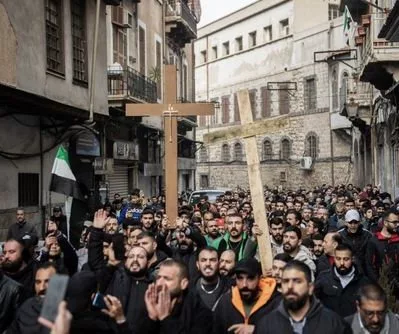 syrias-minority-christians-protest-in-damascus-after-christmas-tree-set-afire-2