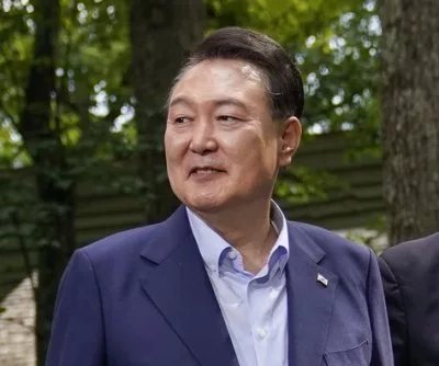 south-korean-investigators-seek-arrest-warrant-for-president-yoon-suk-yeol-2