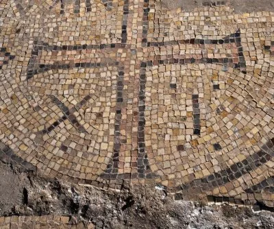 ancient-byzantine-monastery-uncovered-at-israeli-construction-site-2