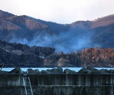 japan-crews-battle-largest-forest-fire-there-in-30-years-2