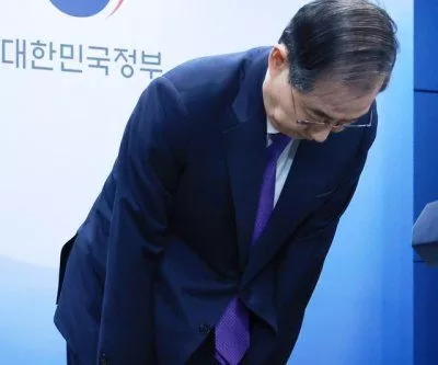 acting-south-korean-president-han-duck-soo-steps-down-ahead-of-expected-run-for-presidency-2