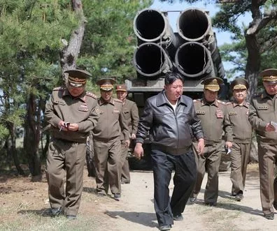 north-koreas-kim-jong-un-oversees-nuclear-counterattack-missile-test-2