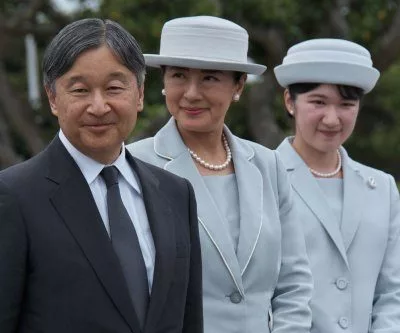 japanese-royal-family-supports-peace-while-touring-okinawa-2